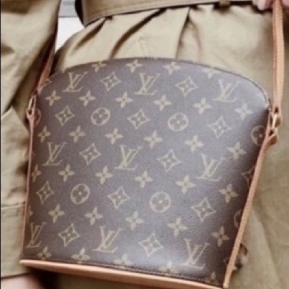 Authentic Louis Vuitton bag. Perfect condition.